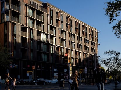 Edificio de pisos dedicados al alquiler temporal de gama alta en la zona de Arc de Triomf de Barcelona.