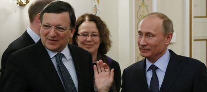 El presidente de la Comisión Europea, José Manuel Durão Barroso (izquierda) y el presidente ruso, Vladimir Putin, en Moscú.