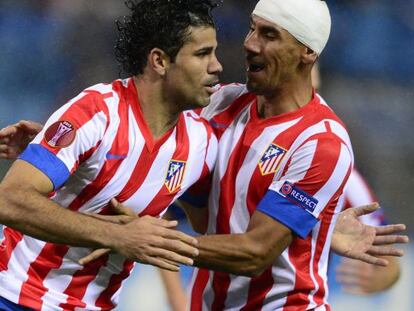 Diego Costa celebra su gol junto al Cata Díaz