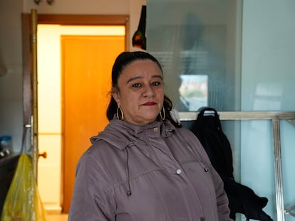 Blanca, residente del bloque de pisos okupado en Collado de Villalba