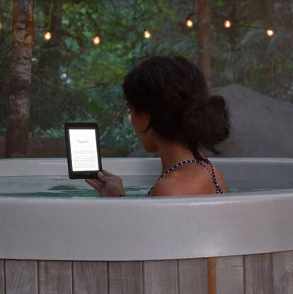 Con el nuevo Kindle Paperwhite no debes temer al agua