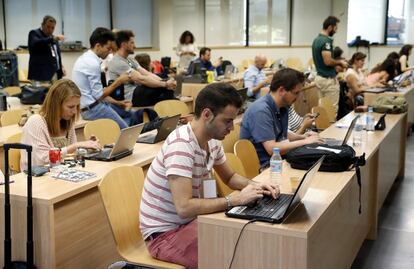 Los periodistas, en la sala de prensa de la Audiencia Nacional.