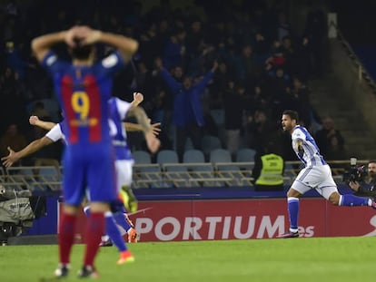 Suárez se lamenta tras el gol recibido en Anoeta.