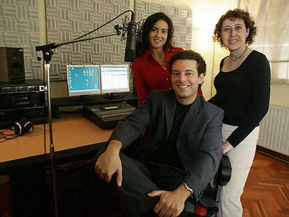De izquierda a derecha, Virginia Álvarez, Javier de Alfonso y María José Moruno.