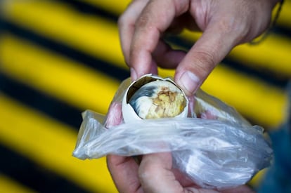 Un huevo balut.