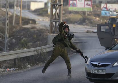 Un soldado israelí durante los enfrentamientos