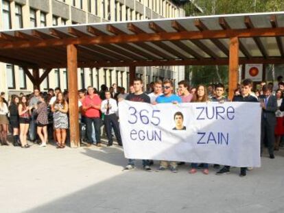 La concentración silenciosa por Egiluz en Deusto.