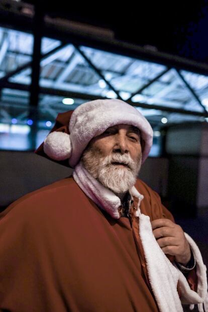 Giusseppe Vianni (más de 60 años). Profesión: actor. Centro Comercial Príncipe Pío, Madrid. 2018. "Una muy buena celebración, sobre todo para que la gente reflexione".