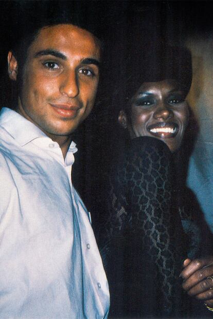 Fernando Porcar y la actriz Grace Jones.