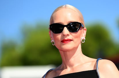 La directora y guionista noruega Mona Fastvold llega al estreno de 'The Testament of Ann Lee' durante la 82ª edición del Festival Internacional de Cine de Venecia, el 1 de septiembre de 2025.