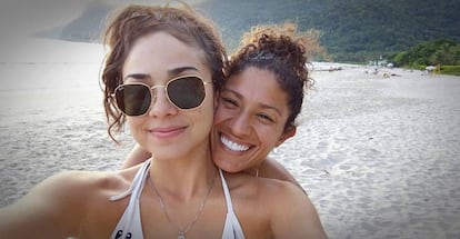 Cristiane, la pichichi de la selección brasileña (derecha), con su novia Ana Paula en una imagen sin fechar.