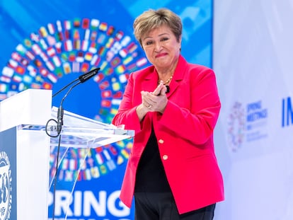 La directora gerente del FMI, Kristalina Georgieva, el pasado jueves, ante un panel en que recomienda a Estados Unidos reducir la deuda pública.
