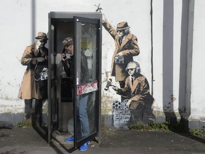 A obra de Banksy 'Spy Booth'