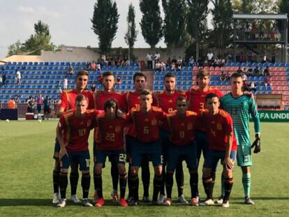 La selección sub-19, antes del inicio del choque ante Portugal.