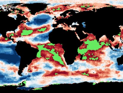El mapa muestra las cuadrículas que más extremos térmicos sufren, en verde, y las que menos, en azul.