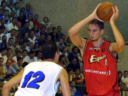 Pau Gasol, hace 10 años en el partido amistoso contra Grecia en el que debutó con España.