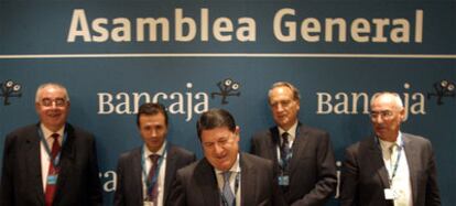 José Luis Olivas, presidente de Bancaja, minutos antes de su intervención ante la asamblea general que aprobó la integración con Caja Madrid.