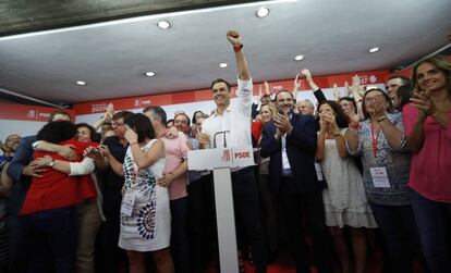 Pedro S&aacute;nchez la nit de les prim&agrave;ries.