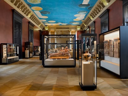 'El techo', de Cy Twombly en la sala de los bronces del Museo del Louvre.