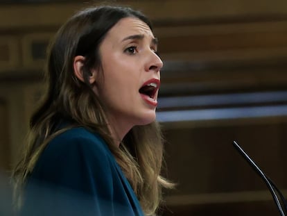 La ministra de Igualdad, Irene Montero, interviene durante el pleno del Congreso que debate y vota, este miércoles, el proyecto de Presupuestos Generales del Estado de 2023.