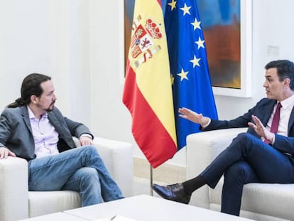Pedro Sánchez y Pablo Iglesias en el palacio de La Moncloa, el pasado mayo.