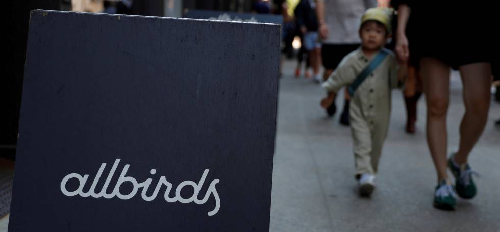 Allbirds deja de fabricar zapatillas y sube más de un 400% en Bolsa tras un sorprendente giro hacia la IA
