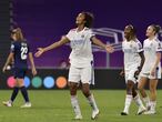 Bilbao (Spain), 26/08/2020.- Wendie Renard of Lyon celebrates winning the UEFA Women Champions League semi final match between Paris Saint-Germain and Olympique Lyon in Bilbao, Spain, 26 August 2020. (Liga de Campeones, España) EFE/EPA/Alvaro Barrientos / POOL