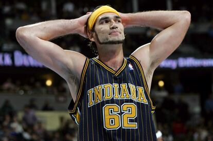 Indiana Pacers center Scot Pollard reacts as time runs out in the Pacers' 96-87 loss to the Denver Nuggets on March 3, 2005 in Denver.