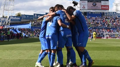 Los jugadores del Getafe celebran un gol durante el partido contra el Villarreal de mayo de 2019 que ha sido investigado en el 'caso Oikos'.