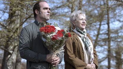 Luis Tosar y Blanca Portillo, en una imagen de la película 'Maixabel'.