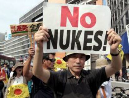 Manifestantes en protesta contra la reactivación de los reactores de la central nuclear Oi en Tokio (Japón) el pasado 23 de junio de 2012. EFE/Archivo