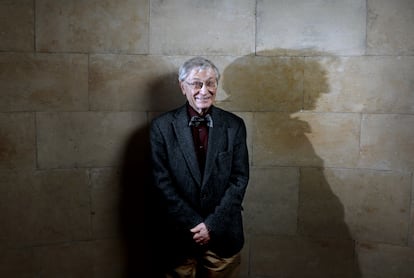 El historiador Angel Viñas, el pasado viernes, en la redacción de EL PAÍS.