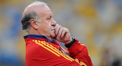 Del Bosque, observa un entrenamiento.