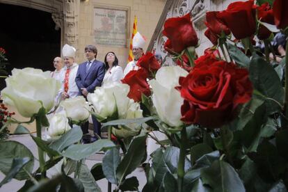 Puigdemont en la missa oficiada a la capella de la Generalitat amb motiu de Sant Jordi.