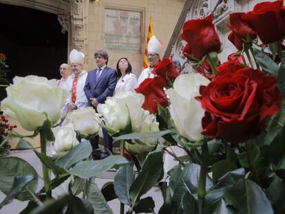 Puigdemont en la misa oficiada en la capilla de la Generalitat con motivo de la Diada de Sant Jordi.