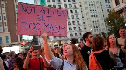 Manifestación en apoyo a la selección femenina en la plaza de Callao el 28 de agosto de 2023. FOTO: Andrea Comas