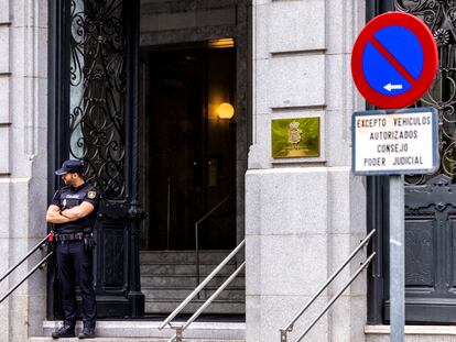 Entrada de la sede del Consejo General del Poder Judicial, este lunes en Madrid.