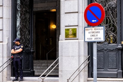 Entrada de la sede del Consejo General del Poder Judicial, este lunes en Madrid.