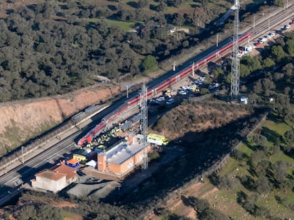 La llamada entre Atocha y el Alvia tras el accidente: “Tengo sangre en la cabeza, voy a intentar hablar con el maquinista”