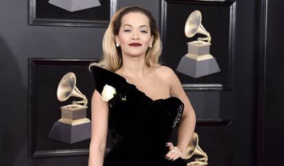 La cantante británica Rita Ora en los premios Grammy.