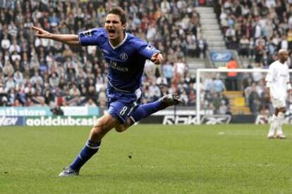 Lampard celebra su primer gol.