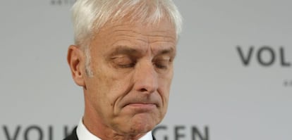 El consejero delegado de Volkswagen, Matthias Mueller, en la presentación del plan de recorte.