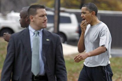El presidente Barack Obama, tras lesionarse en un partido de baloncesto, ayer en Washington.