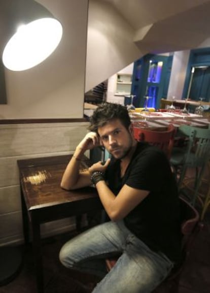 El cantante Pablo López, en un restaurante de la Cava Baja en Madrid.