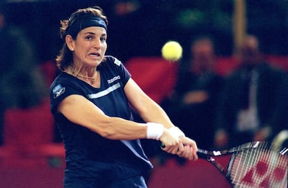 Arantxa Sánchez Vicario, en un torneo en 2001.