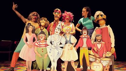 La compañía PTV Clowns en una escena de su obra Ya està!