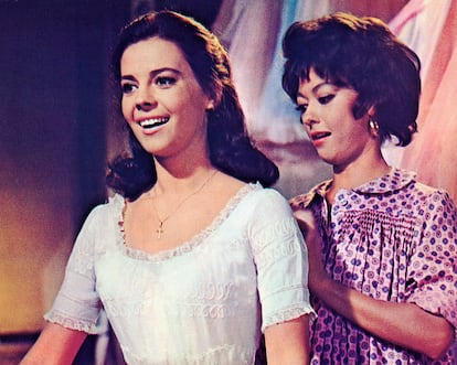 Su papel de Anita le valió el Oscar. En la imagen, junto a Natalie Wood en ‘West Side Story’.