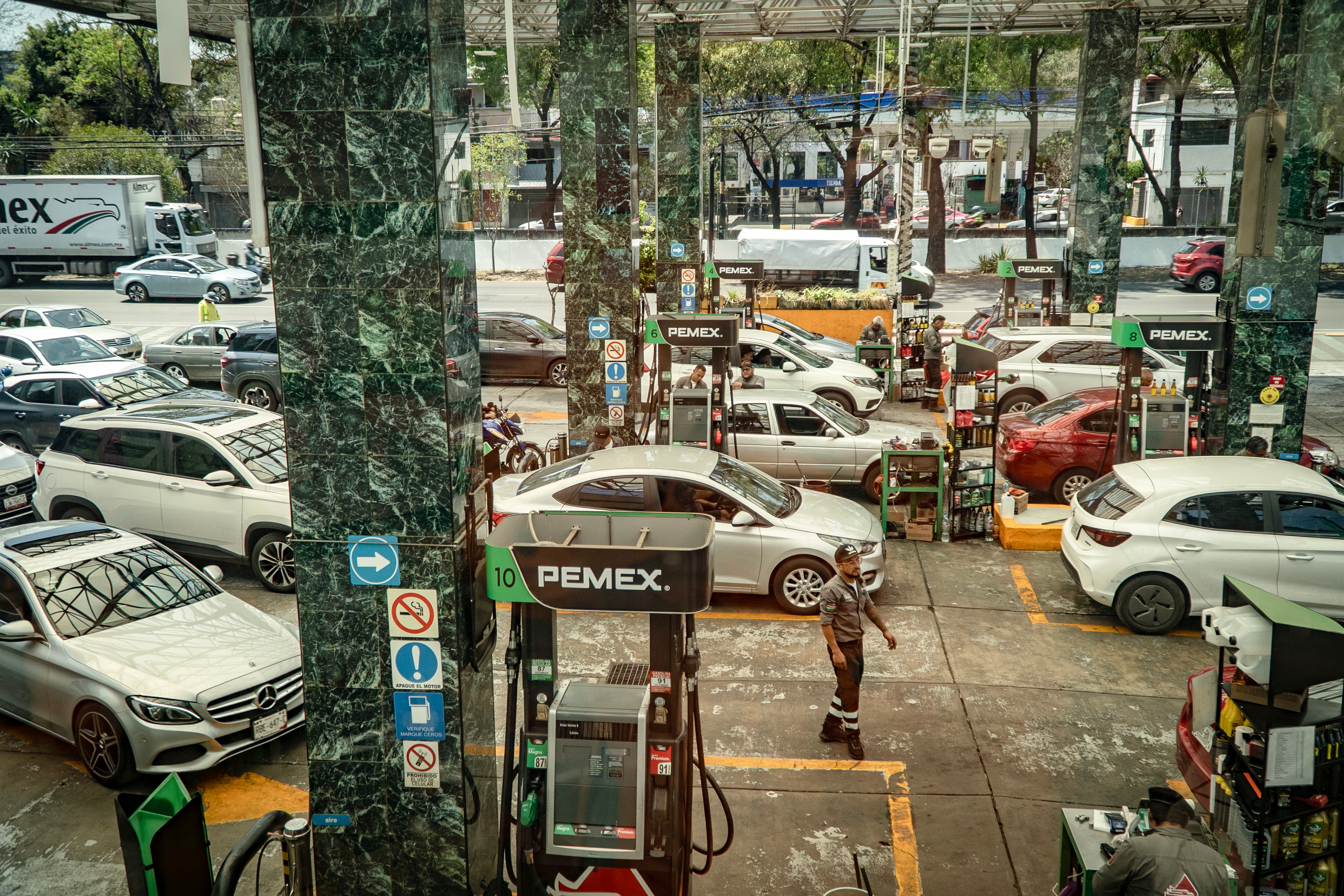 Sheinbaum ordena endurecer la fiscalización en las gasolineras por aumentos de precios