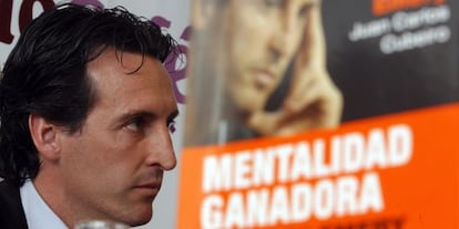 DEP03. VALENCIA, 05/03/2012.- El entrenador del Valencia, Unai Emery, durante la presentaci&oacute;n del libro &quot;Mentalidad ganadora. El m&eacute;todo Emery&quot;. EFE/Kai F&ouml;rsterling