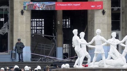 La entrada de la estaci&oacute;n de ferrocarril de Volgogrado (Rusia), tras el atentado terrorista del domingo.